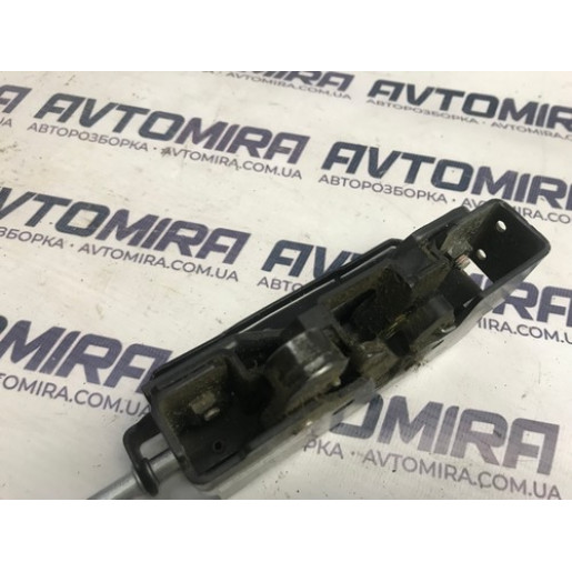 Замок багажника лівий Ford Focus Cabriolet 2006-2010 1544594